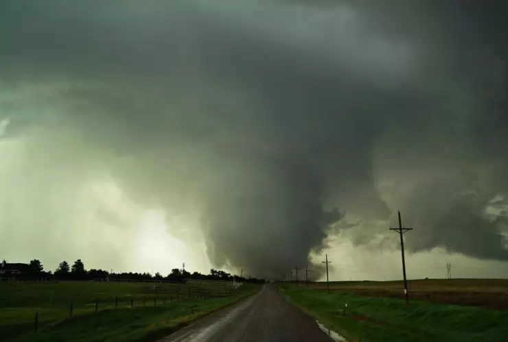 Depresión tropical Tres-E en el Pacífico podría convertirse en huracán en las próximas horas