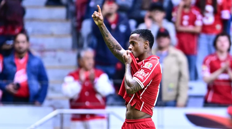 Helinho marcó un golazo para el Toluca