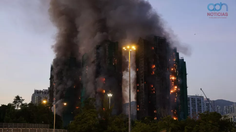 Incendio en complejo departamental