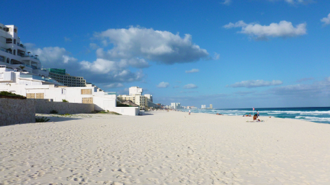 Azteca Quintana Roo Playa Marlín.jpg