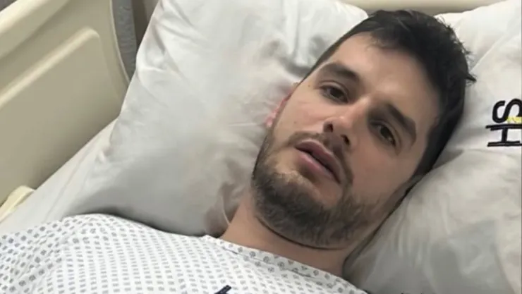 /famosos/adrian-marcelo-hospitalizado-rumores-crisis-de-salud-divorcio-pb-notas