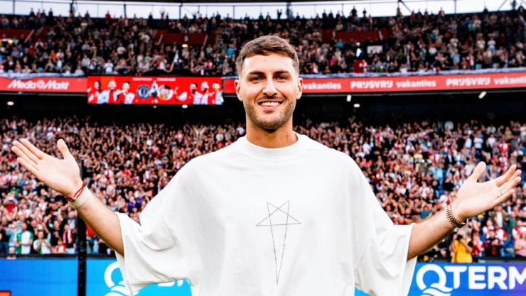 Santiago Gimenez se quedará en el AC Milan