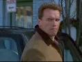 Escena de la película ‘El Regalo Prometido’ (Jingle All The Way) por Azteca 7.