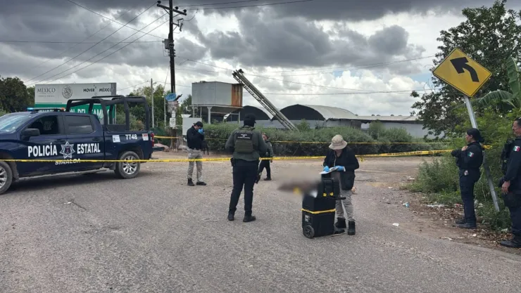 Hallan a un hombre asesinado al sur de Culiacán; estaba envuelto en una cobija