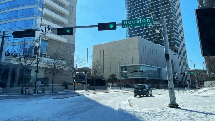 Nieve en las calles de Dallas, Texas