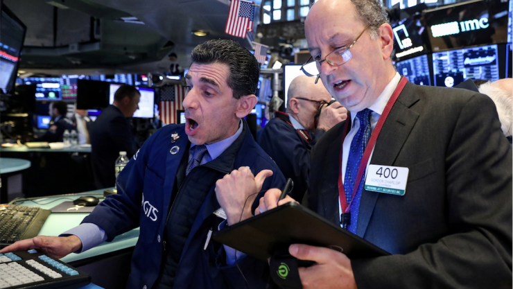 Wall Street se desploma de nuevo por guerra comercial entre EU y China