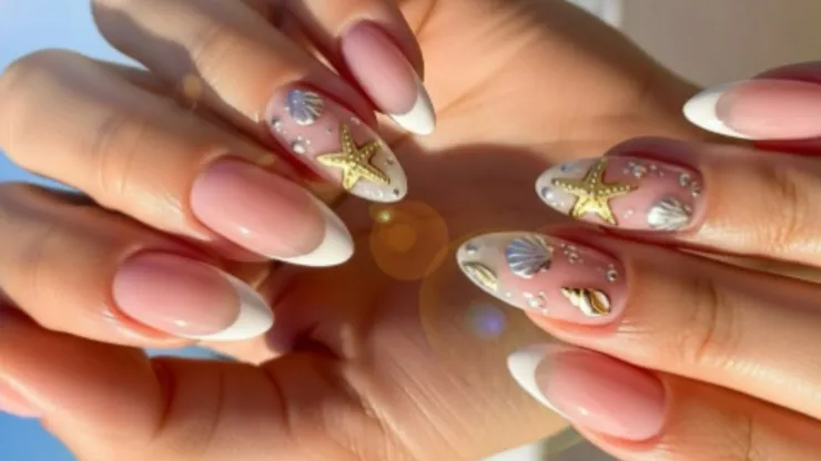 manicura con estrellas de mar