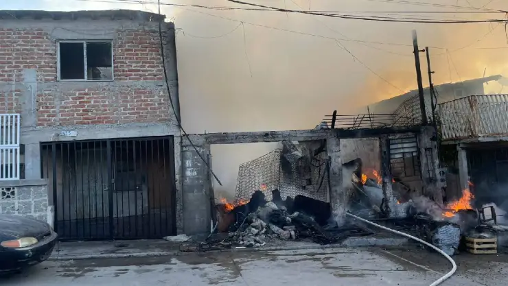 Incendio en la Sánchez Taboada deja a una persona calcinada