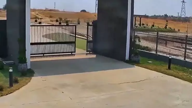 El video captó cómo un inmueble fue desplazado lateralmente por el sismo en Myanmar