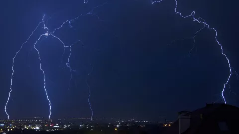 ¡Al instante! Muere joven mientras paseaba con sus amigos tras ser alcanzado por un rayo