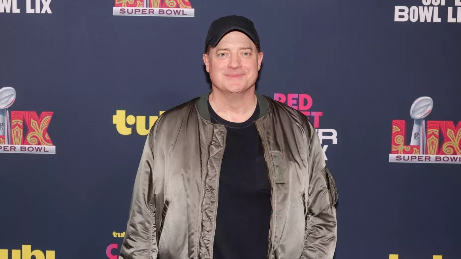 brendan-fraser-super-bowl.jpg