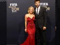 Shakira y Pique FIFA BALLON 2011.jpg