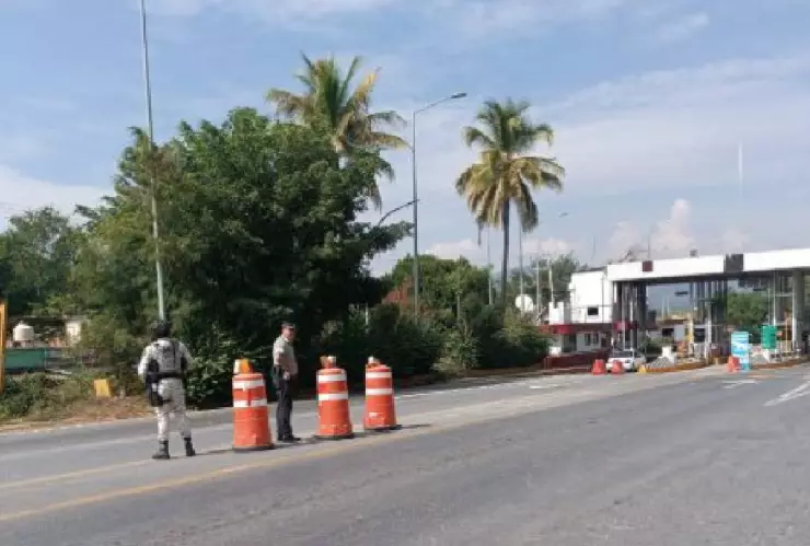 Plaza de cobro No. 03 “Iguala” en la carretera Puente de Ixtla-Iguala.