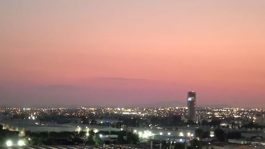 tormenta solar afecta atardecer en querétaro.jpg