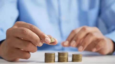 Este es el significado de encontrar las monedas tiradas en la calle