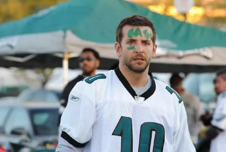 Bradley Cooper apoya a los Eagles en el Super Bowl 2023; se vuelve tendencia.
