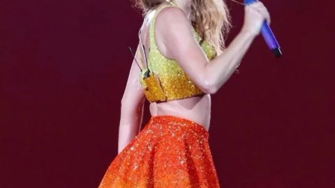 Taylor Swift usó un vestuario con colores similares al del equipo de Travis Kelce durante la era 1989.