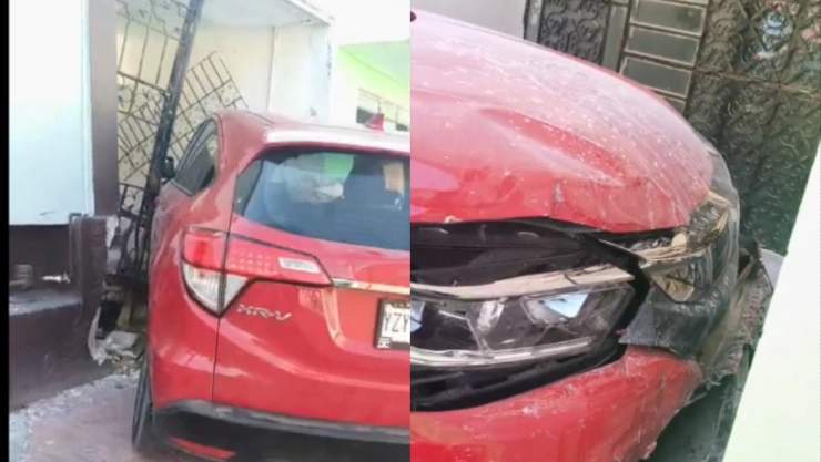 Camioneta DESTROZA casa del Centro de Mérida en fuerte accidente hoy jueves 24 de abril; ¿hay heridos?