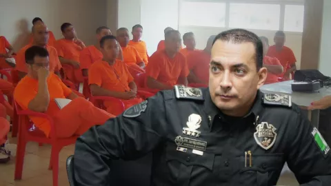 Juan Pablo Hernández, secretario de Seguridad de Jalisco, confirmó la confusión y la presencia de 71 personas desaparecidas en centros penitenciarios