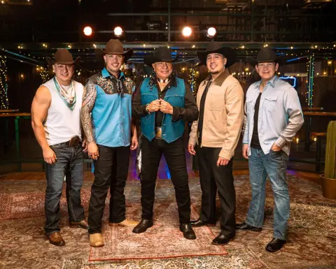 Grupo Bronco canción Granjo Kevyn