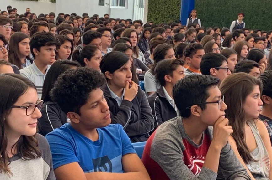 Los jóvenes del Nuevo Continente atentos a cada ponente