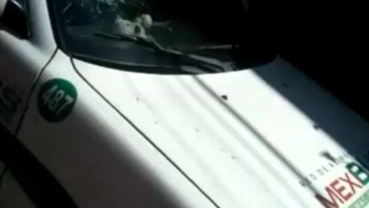 Ri&ntilde;a entre polic&iacute;as y taxistas de Ecatepec