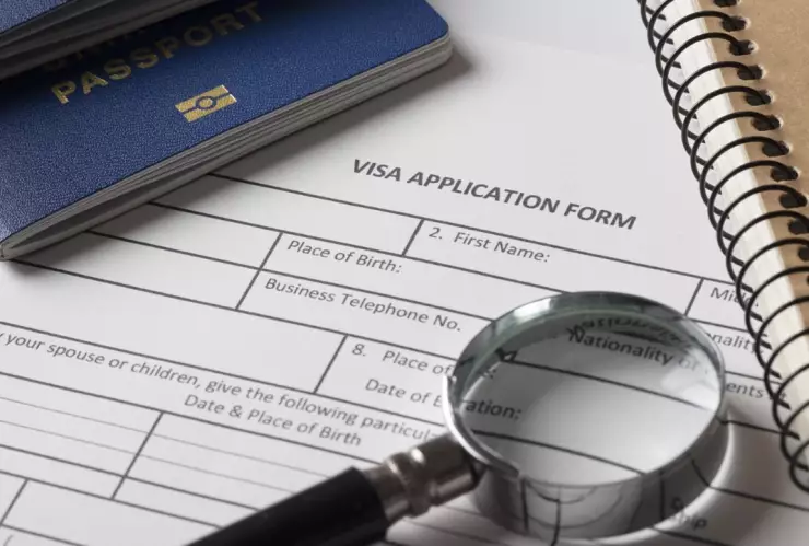 La nueva razón por la que podrían negarte o revocarte la visa