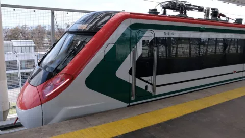 Tren Interurbano México-Toluca El Insurgente