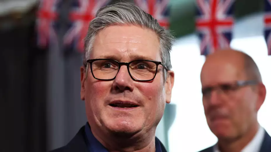 Keir Starmer tras una reunión con ciudadanos en Sussex Este, Inglaterra.