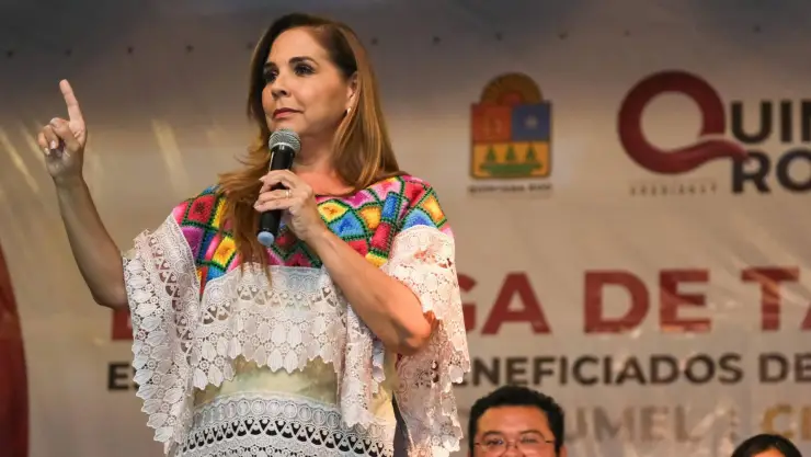 Entregan mil 442 becas en Cozumel para niños y jóvenes.jpg