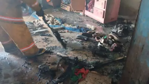 Así quedó la casa incendiada por un cortocircuito en Tizimín