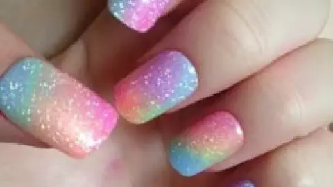 uñas arcoiris.jpg