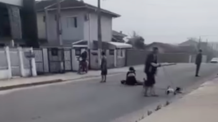 ¡FILTRAN video del momento! Hombre pierde la vid4 tras ser agredido por su pareja; la mujer se defendió.png