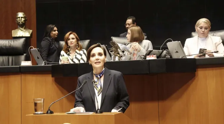 Lilli Tellez en en Senado.