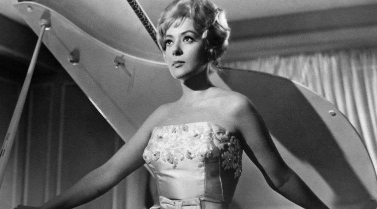 SILVIA PINAL.jpg 1 .jpg