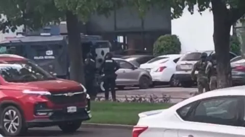 Ataque a balazos a camioneta en Country Club, en Culiacán