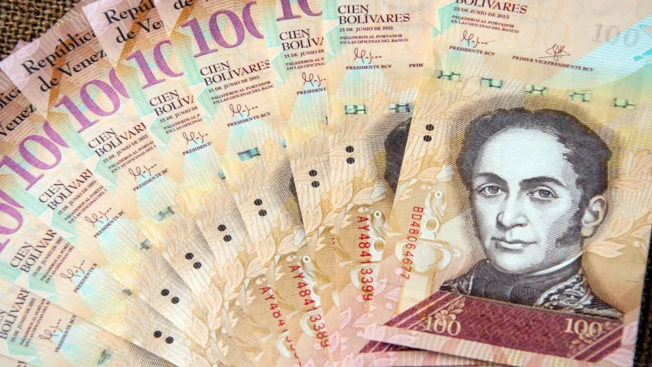Retiran seis ceros a la moneda de Venezuela_plysuikvv.jpeg