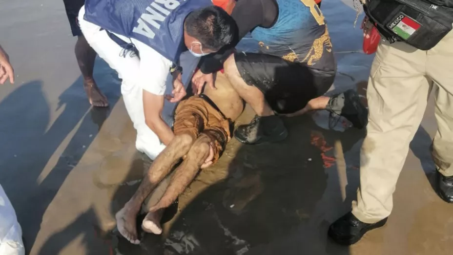 Marina operación salvavidas1.jpg