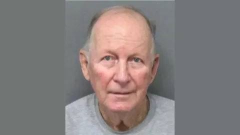 Hombre de 83 años asesina a conductora de plataforma.jpg