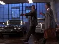 Te contamos por qué a Eddie Murphy lo atraparon con una chica trans y qué hacía con ella. (Escenas de la película ‘El negociador’ por Azteca 7)