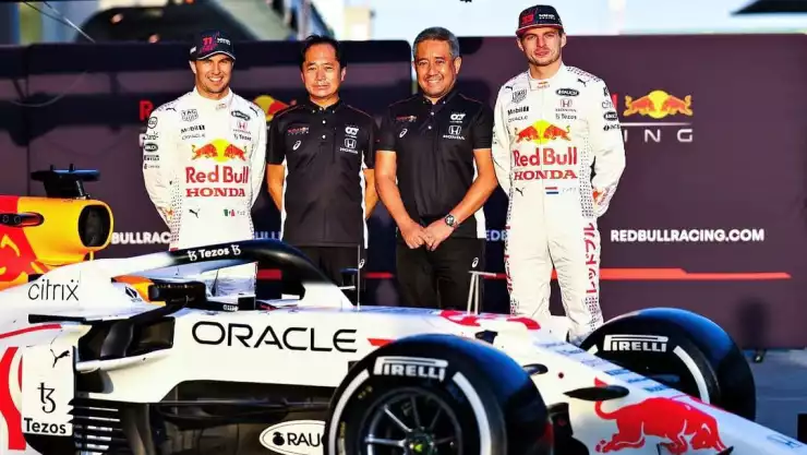 Anuncian fecha para la presentación del auto oficial de Checo Pérez