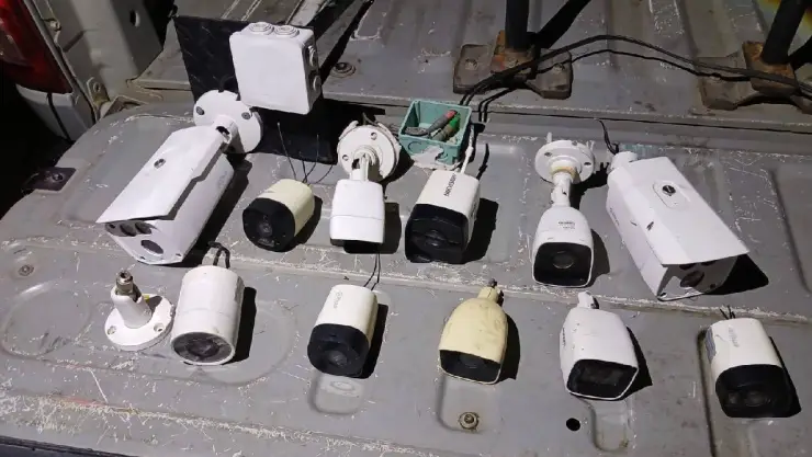 Retiran cámaras de videovigilancia ilegales de grupos delictivos en Acapulco