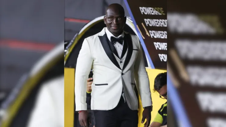 Segundo Castillo, entrenador de Barcelona SC que se hizo viral por sus outfits