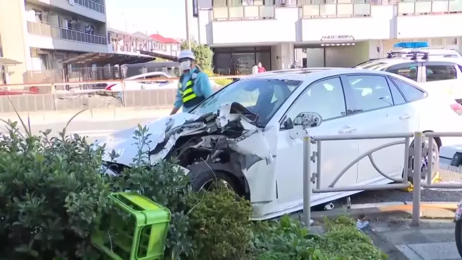 Choque de auto en Tokio, Japón, el 24 de noviembre de 2025.