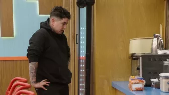 la granja vip omahi peon granero