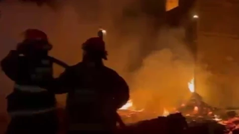 Momentos de pánico: Voraz incendio destruye tres viviendas en Tlaquepaque