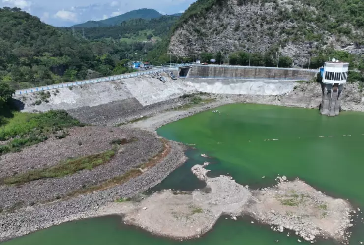 ¡Alerta en Valle de Bravo por bajos niveles de la presa!