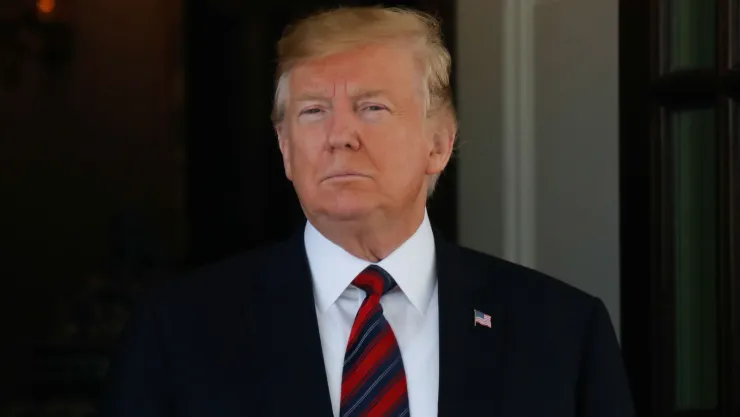El presidente de los Estados Unidos, Donald Trump, espera la llegada del presidente federal suizo, Ueli Maurer, a la Casa Blanca en Washington, 16 de mayo de 2019. Imagen, Reuters.
