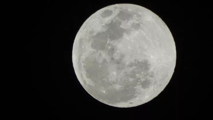 ¡Admírala! Así luce la Luna de Gusano este 24 de marzo en México