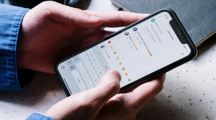 La multa que puedes ameritar por espiar el celular de tu pareja sin permiso